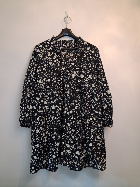 Who What Wear Dresses & Skirts - Who What Wear Black & White Floral Tiered Mini Dress